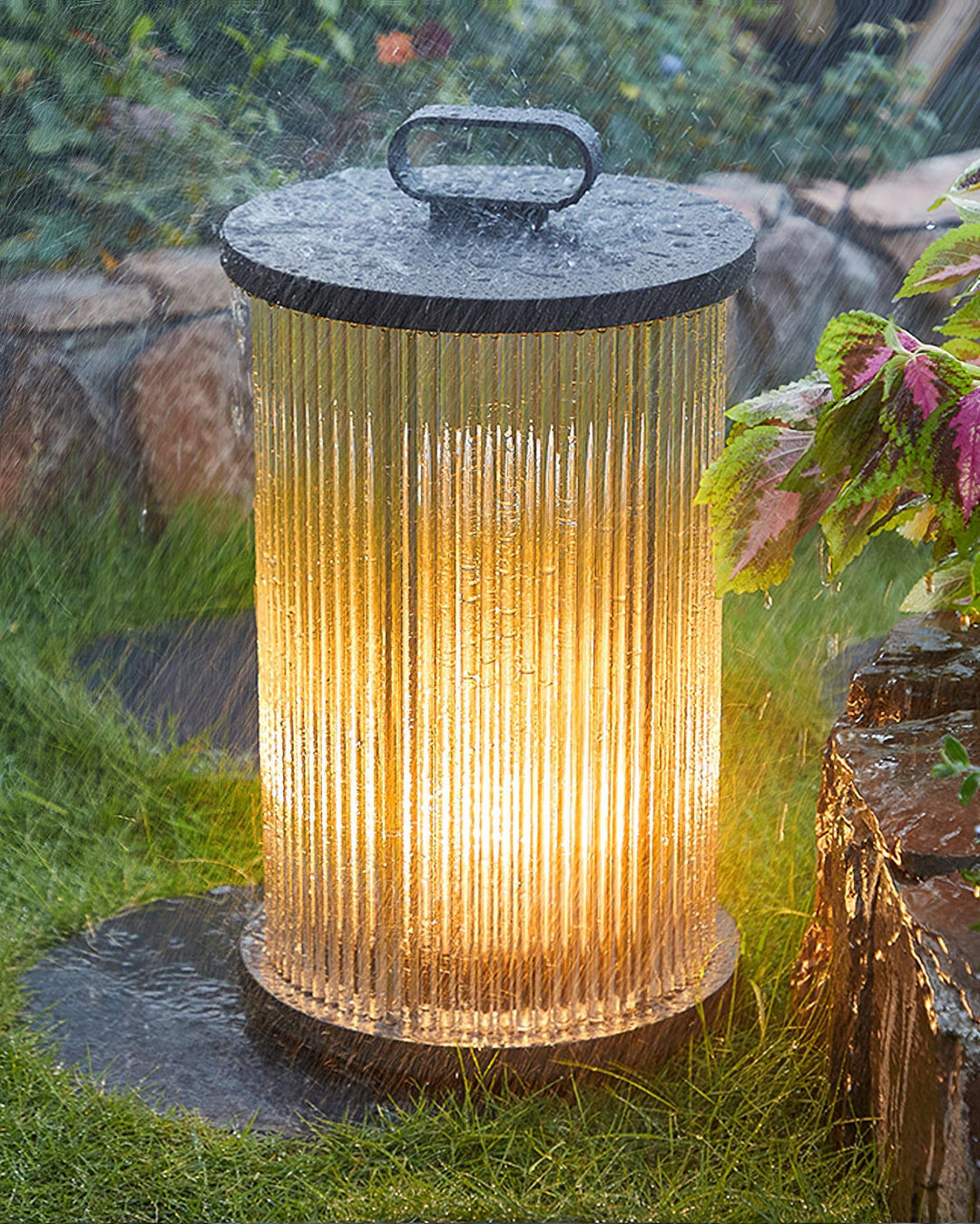 Lantern Garden Solar Outdoor Light - Vakkerlight