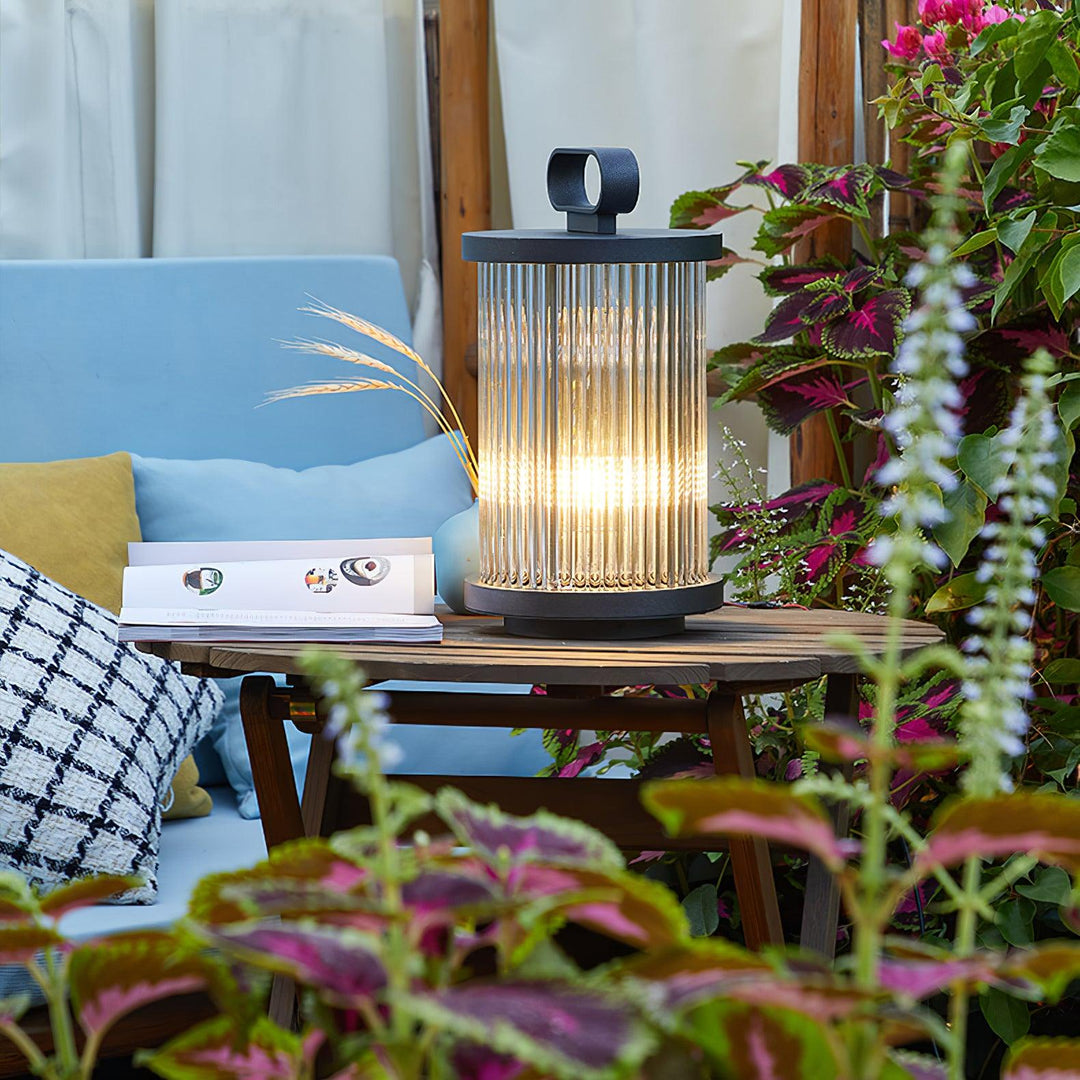 Lantern Garden Solar Outdoor Light - Vakkerlight