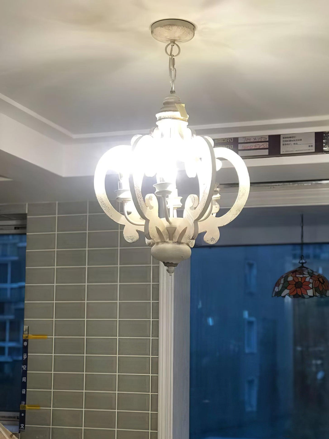 Antique White Style Chandelier - Vakkerlight