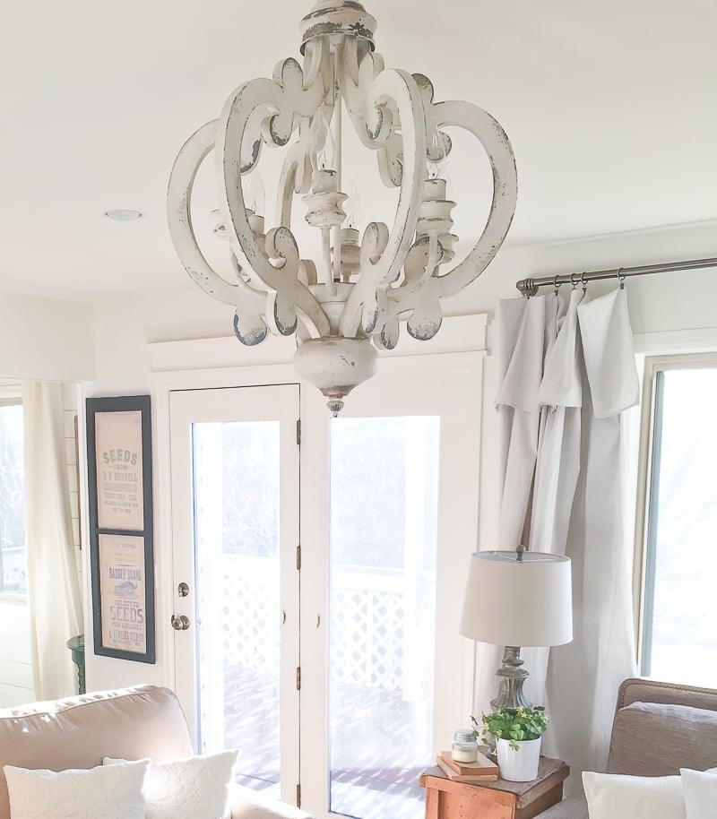 Antique White Style Chandelier - Vakkerlight