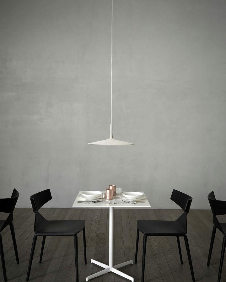 Aplomb Metal Pendant Lamp - Vakkerlight