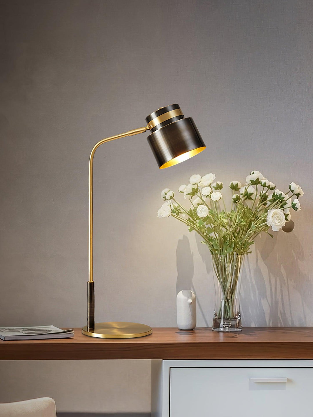 Ari Scandustrial Table Lamp - Vakkerlight