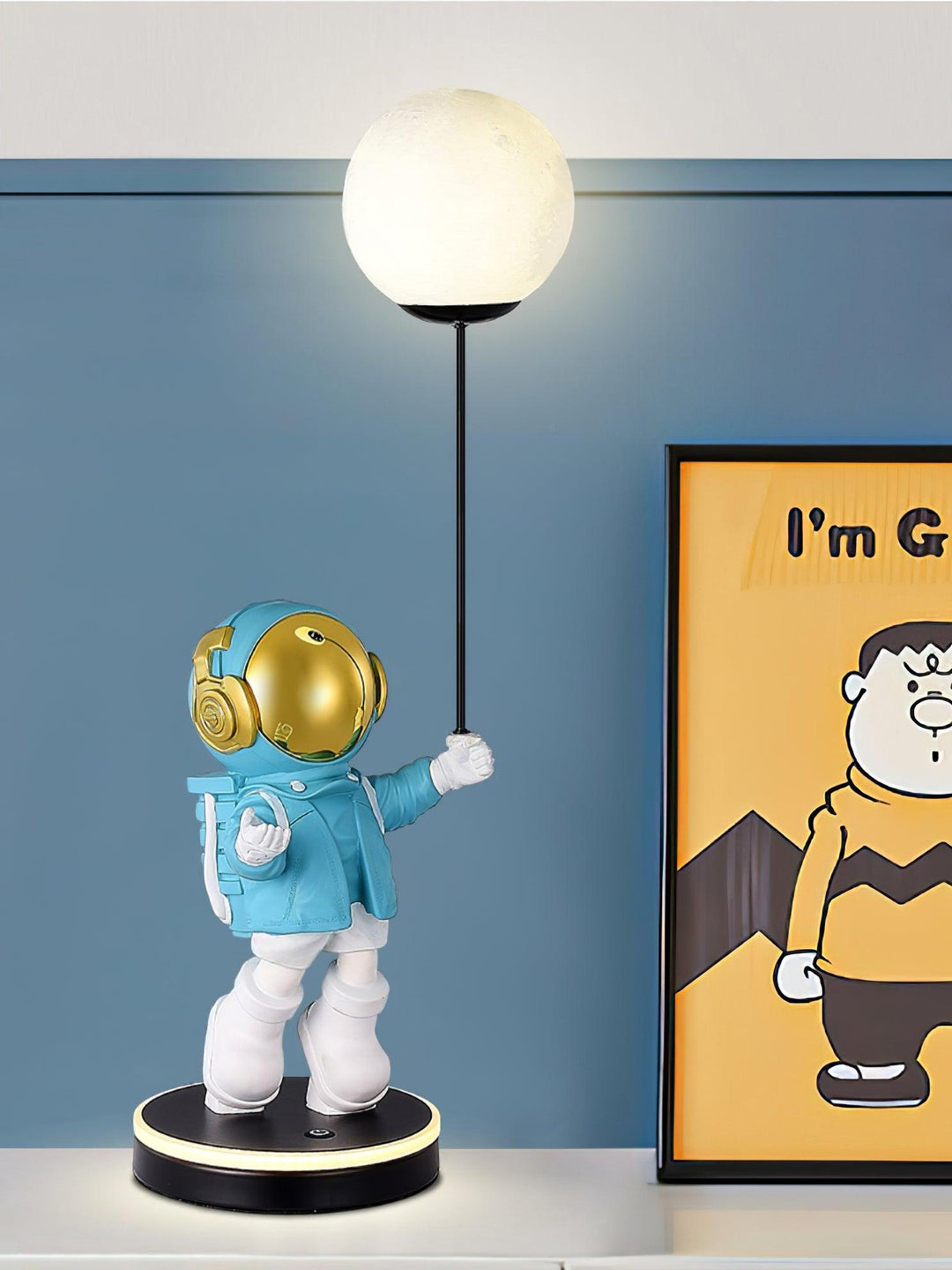 Astronaut and Planet Lamp - Vakkerlight