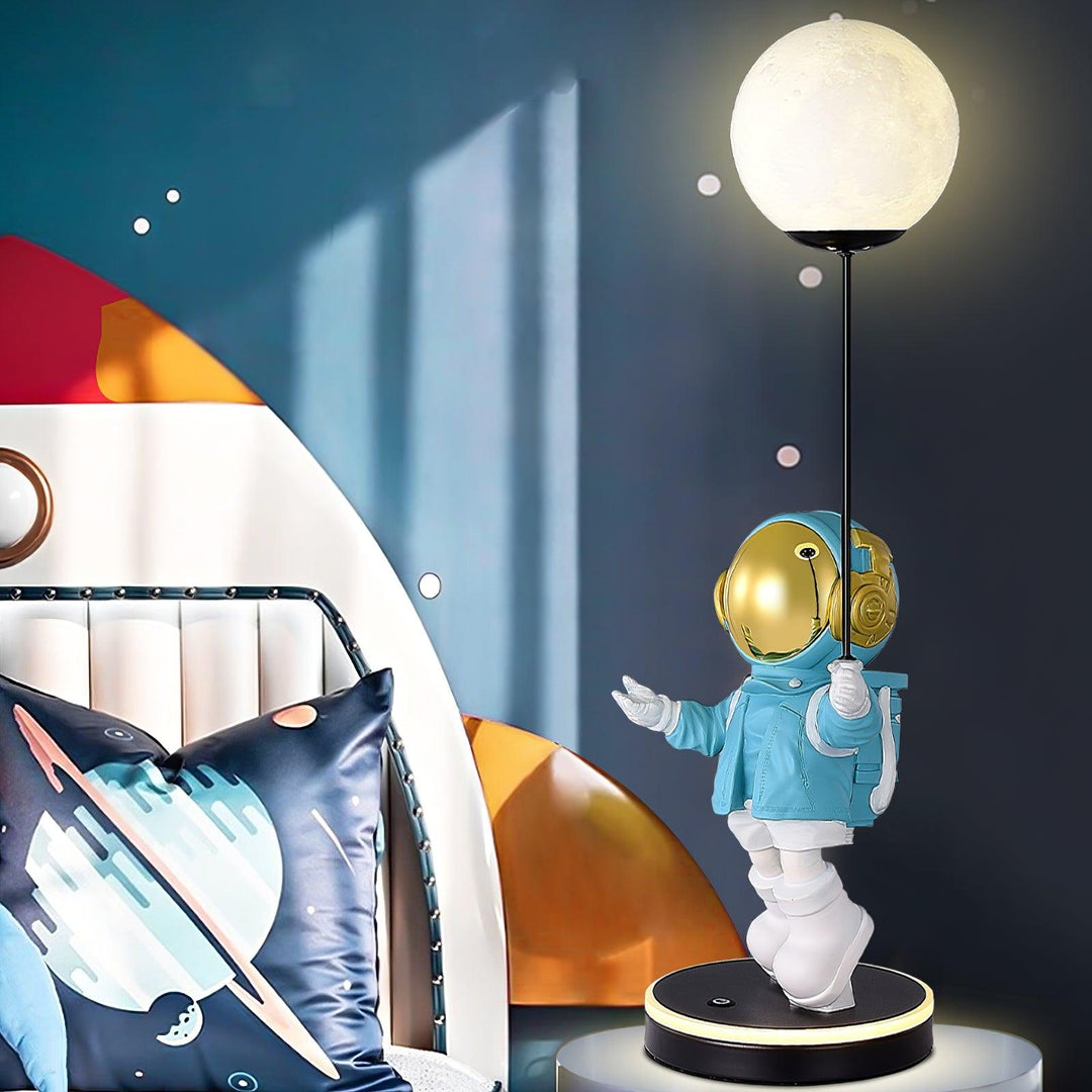 Astronaut and Planet Lamp - Vakkerlight