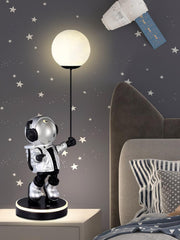 Astronaut and Planet Lamp - Vakkerlight