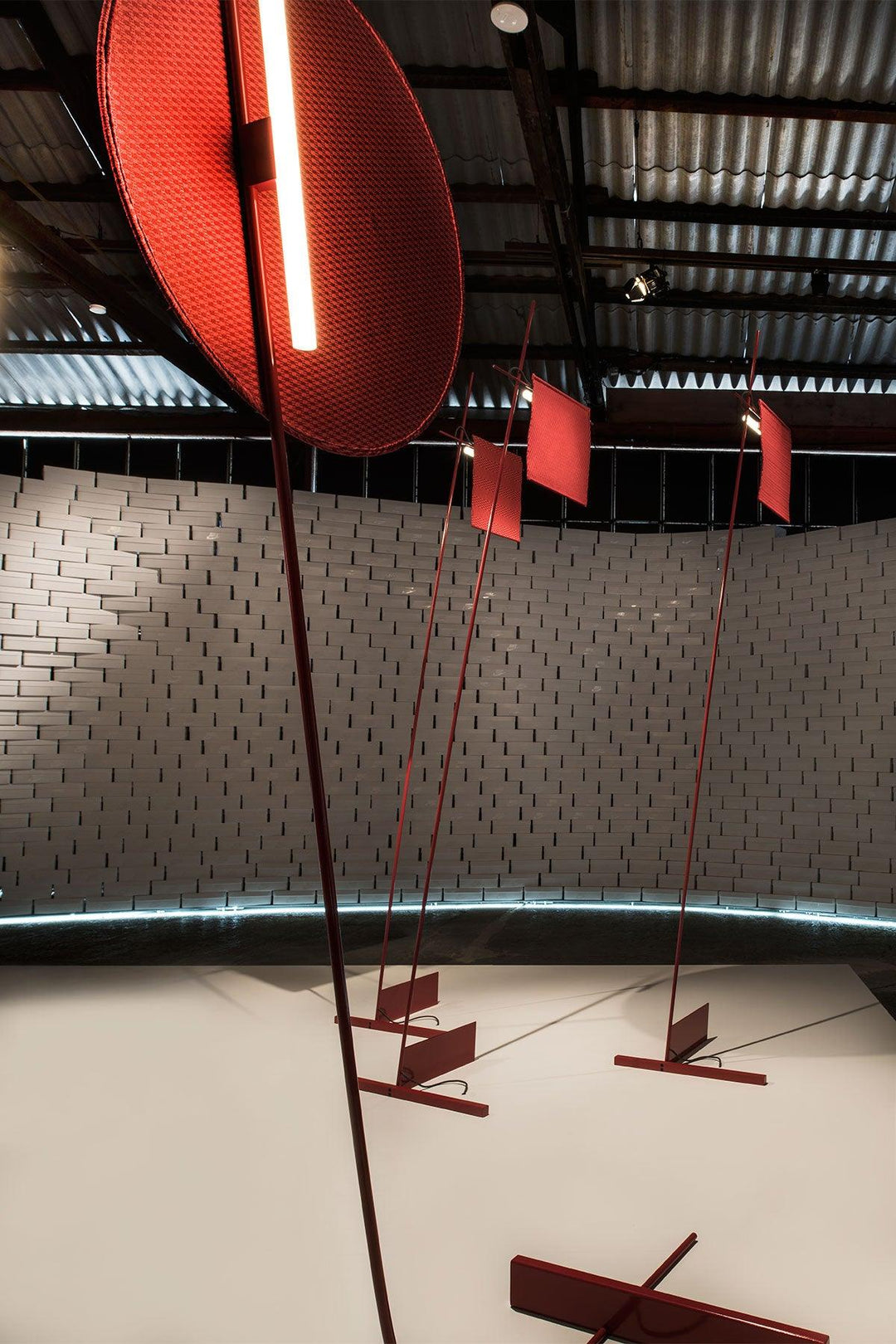 Athletes Floor Lamp - Vakkerlight