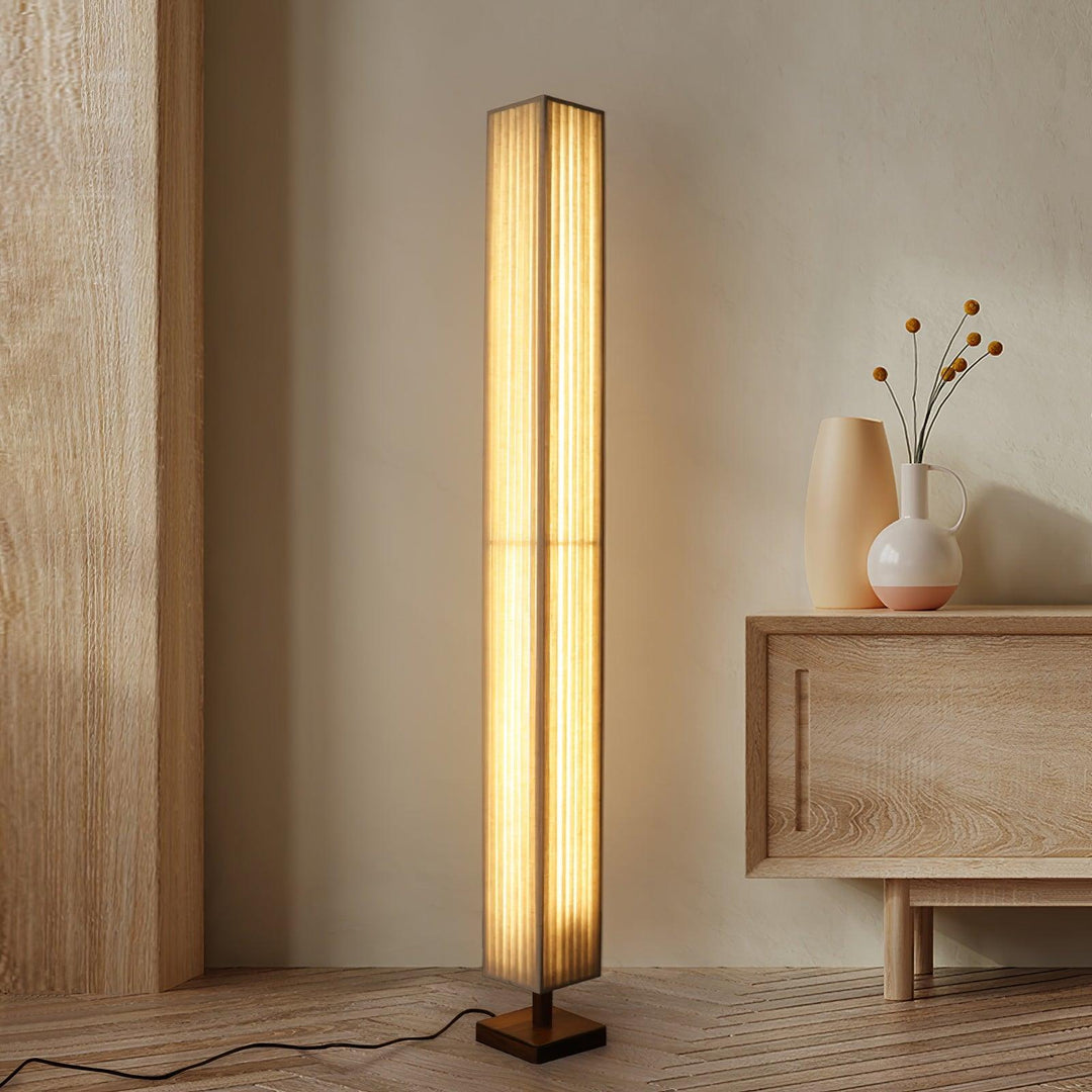 Bailey Floor Lamp - Vakkerlight