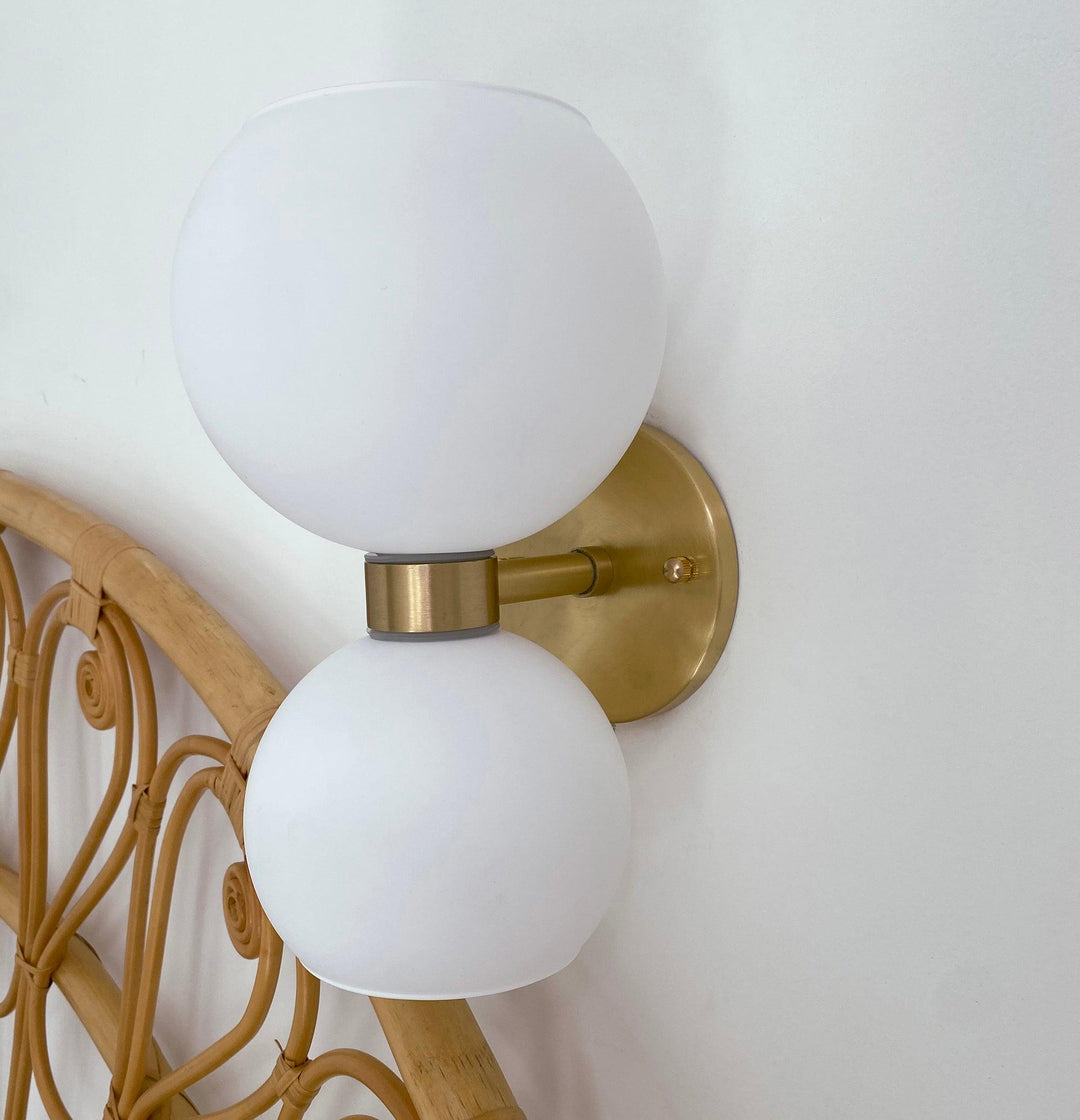 Round Pearl Sconce - Vakkerlight