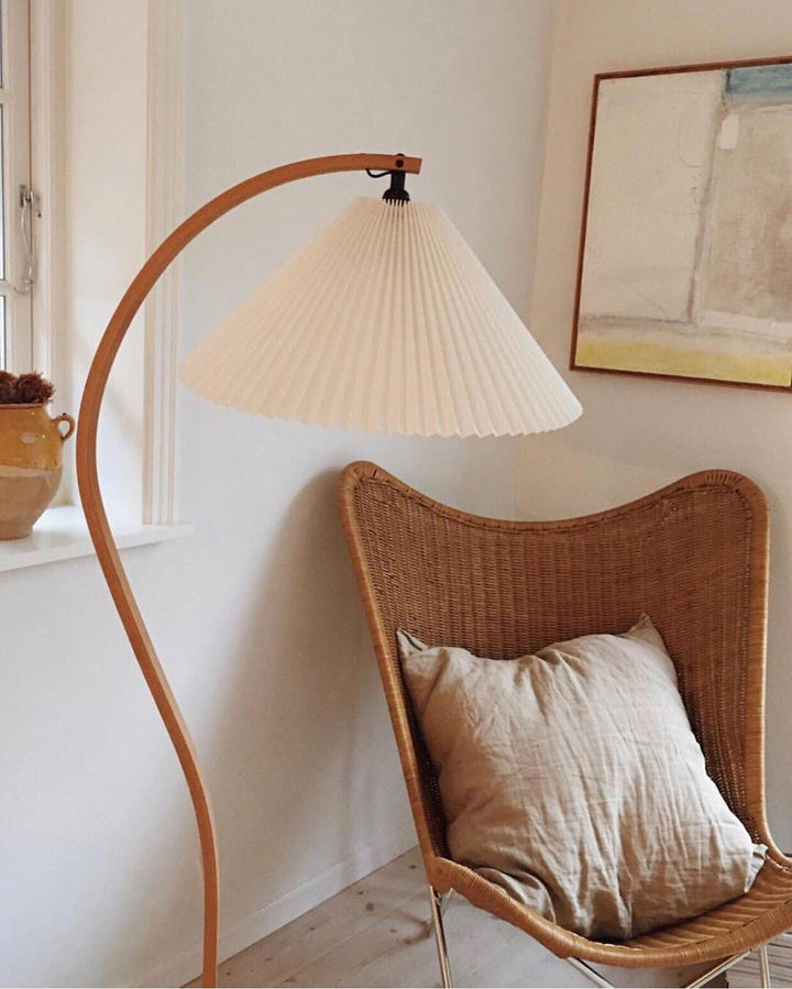 Caprani Floor Lamp - Vakkerlight