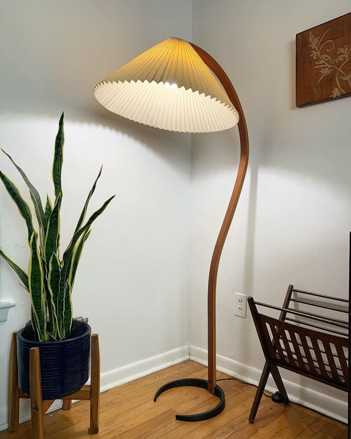 Caprani Floor Lamp - Vakkerlight