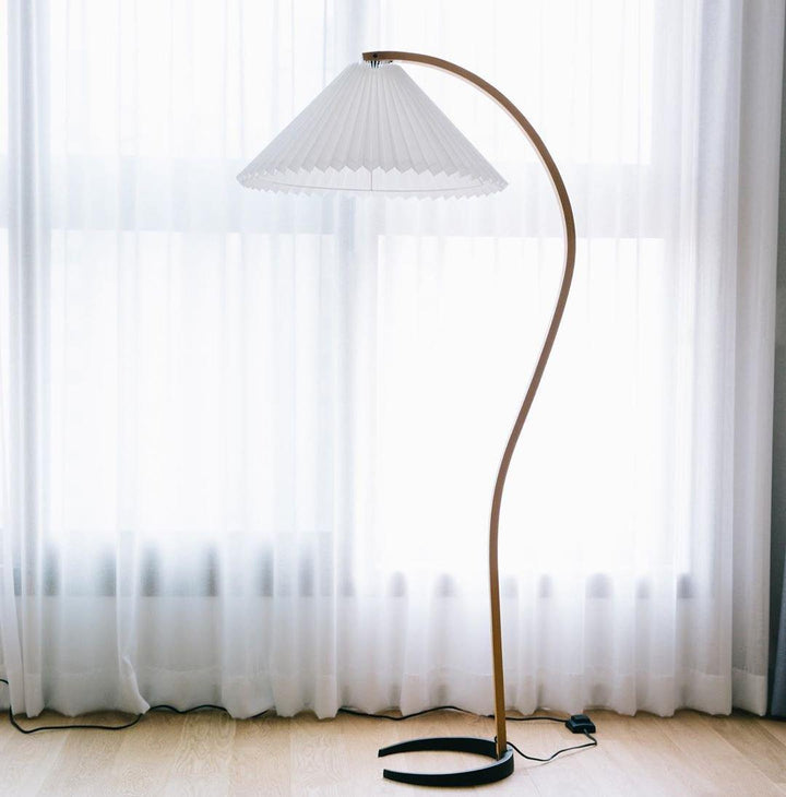 Caprani Floor Lamp - Vakkerlight