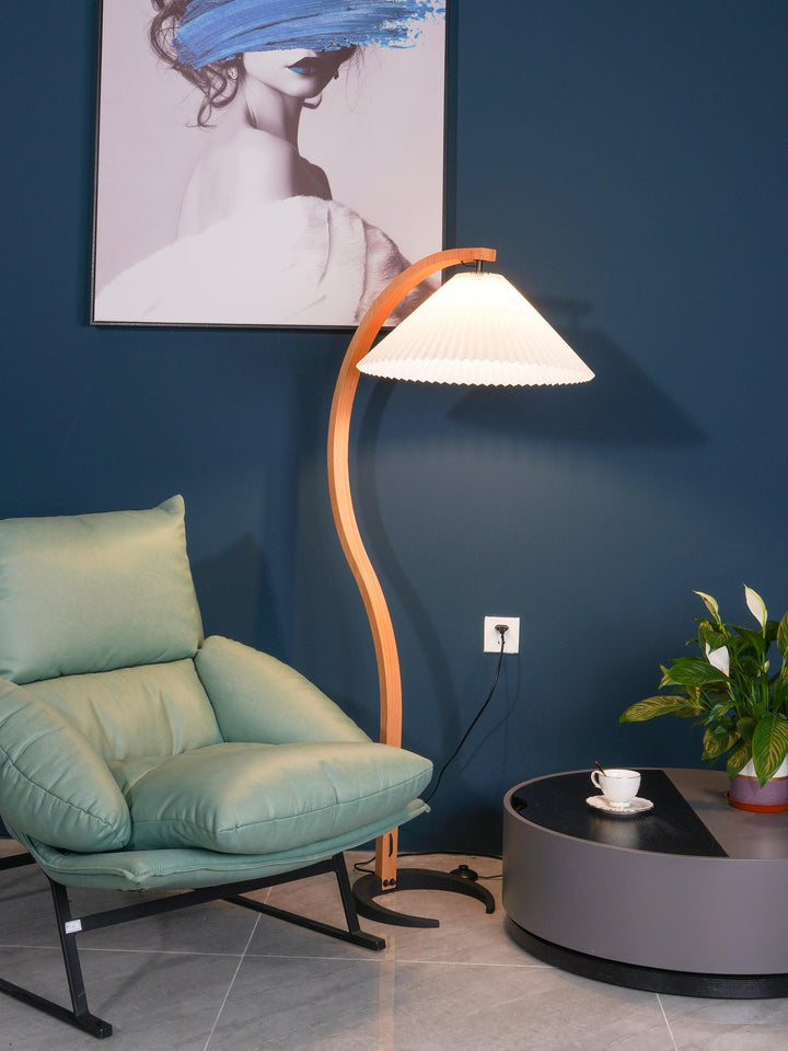 Caprani Floor Lamp - Vakkerlight