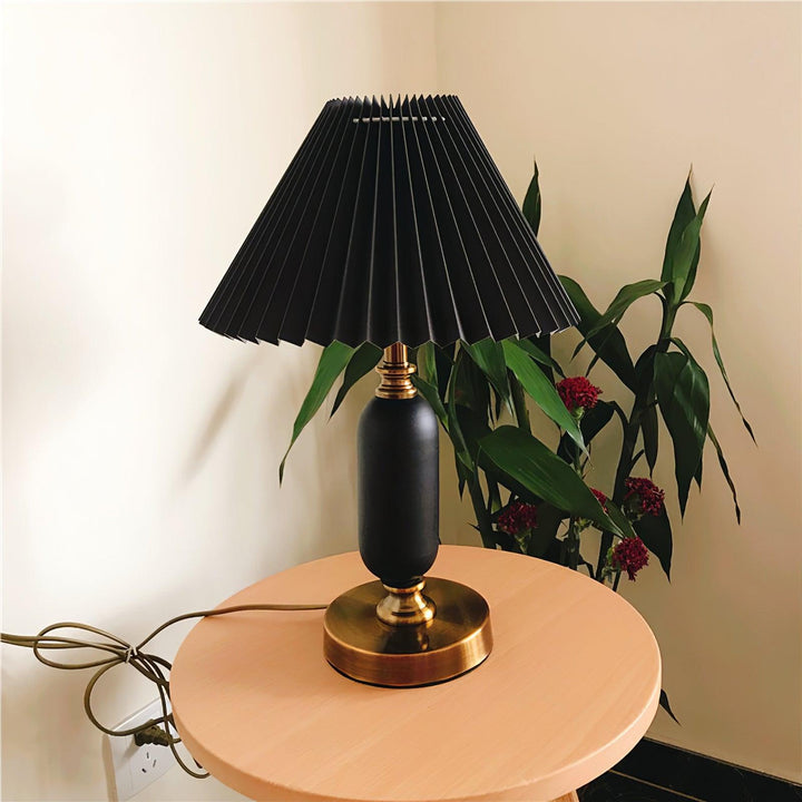 Classic Antique Table Lamp - Vakkerlight