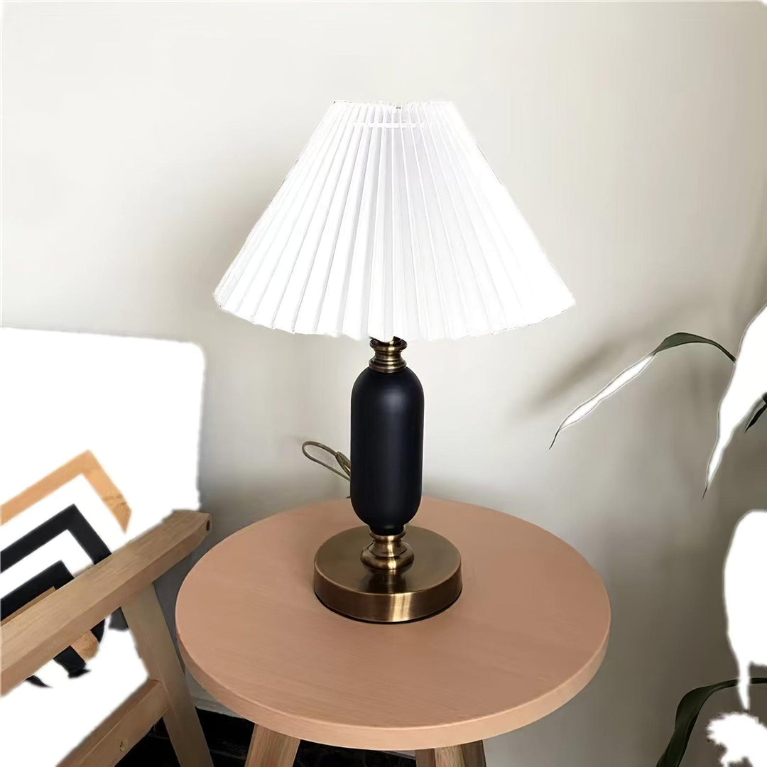 Classic Antique Table Lamp - Vakkerlight