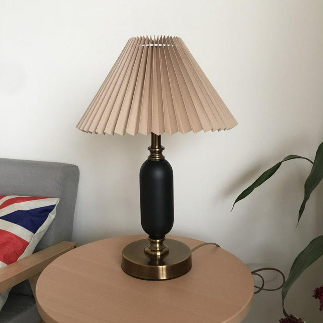 Classic Antique Table Lamp - Vakkerlight