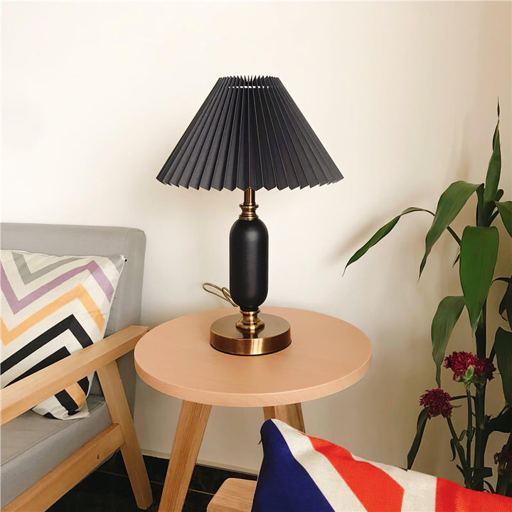 Classic Antique Table Lamp - Vakkerlight