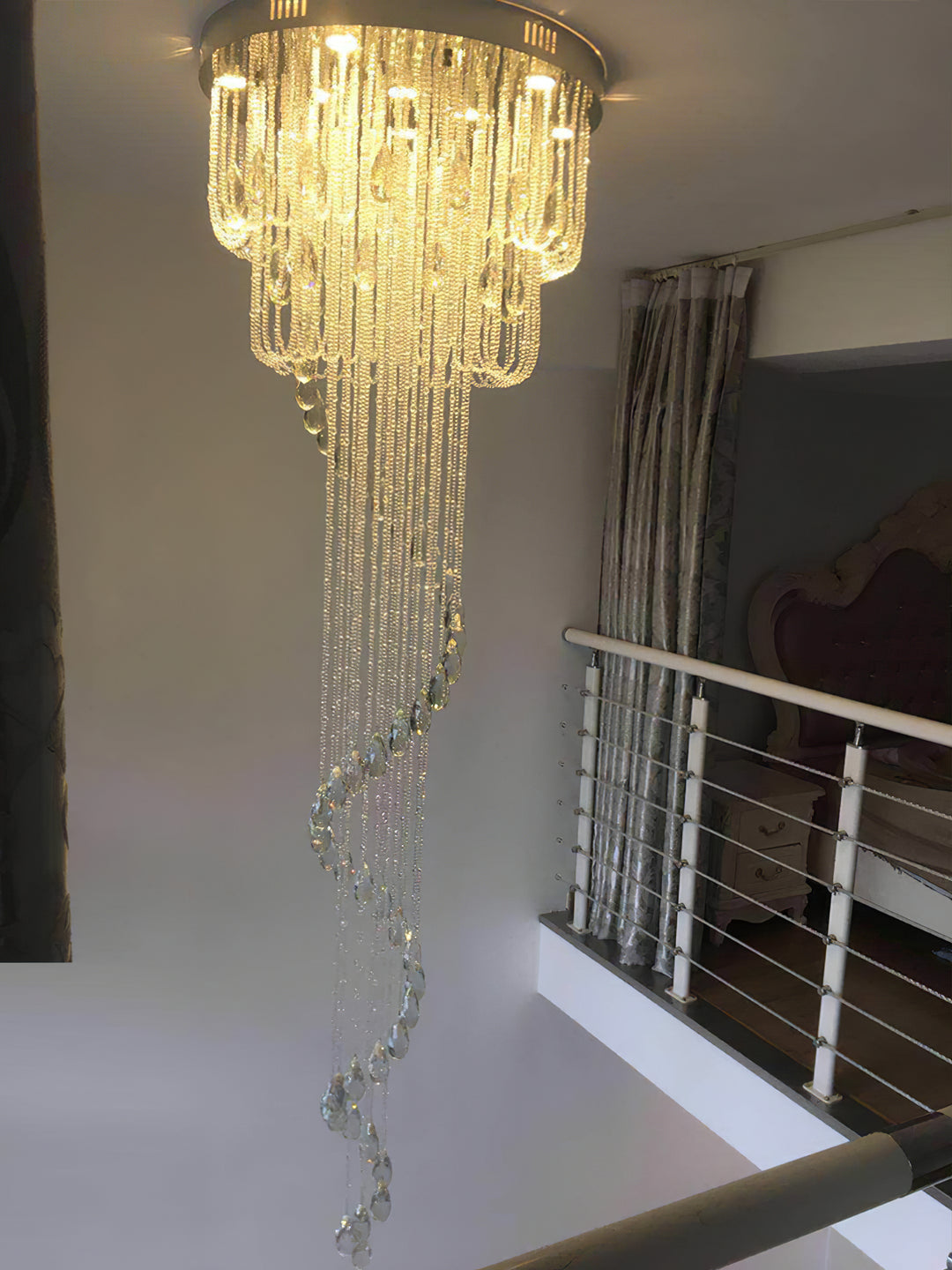 Classic Symphony Spiral Chandelier - Vakkerlight