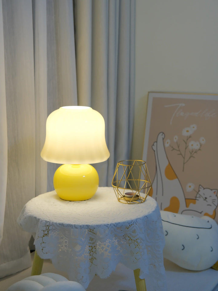 Creamy Mushroom Table Lamp - Vakkerlight