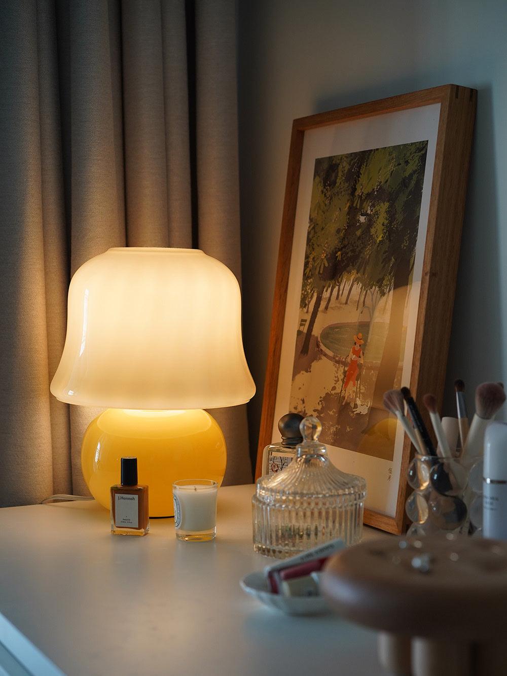 Creamy Mushroom Table Lamp - Vakkerlight