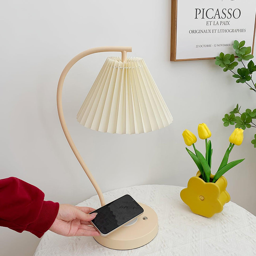 Crescini Pleated Table Lamp - Vakkerlight