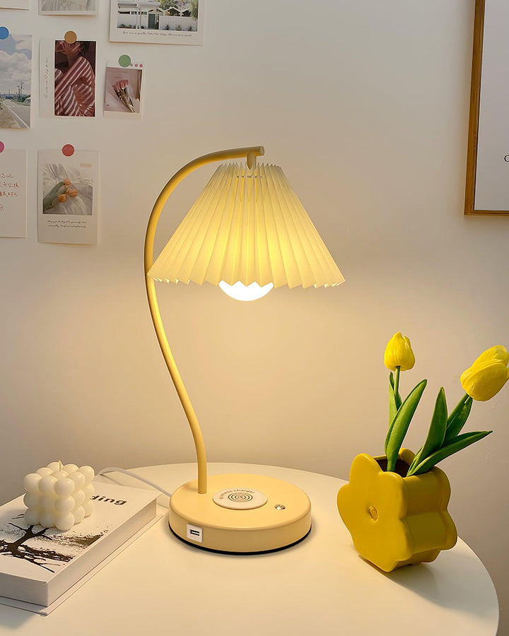 Crescini Pleated Table Lamp - Vakkerlight