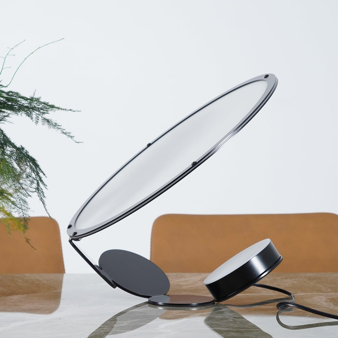 Cut Table Lamp - Vakkerlight