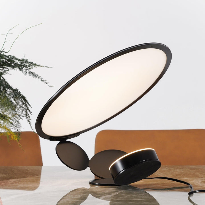 Cut Table Lamp - Vakkerlight