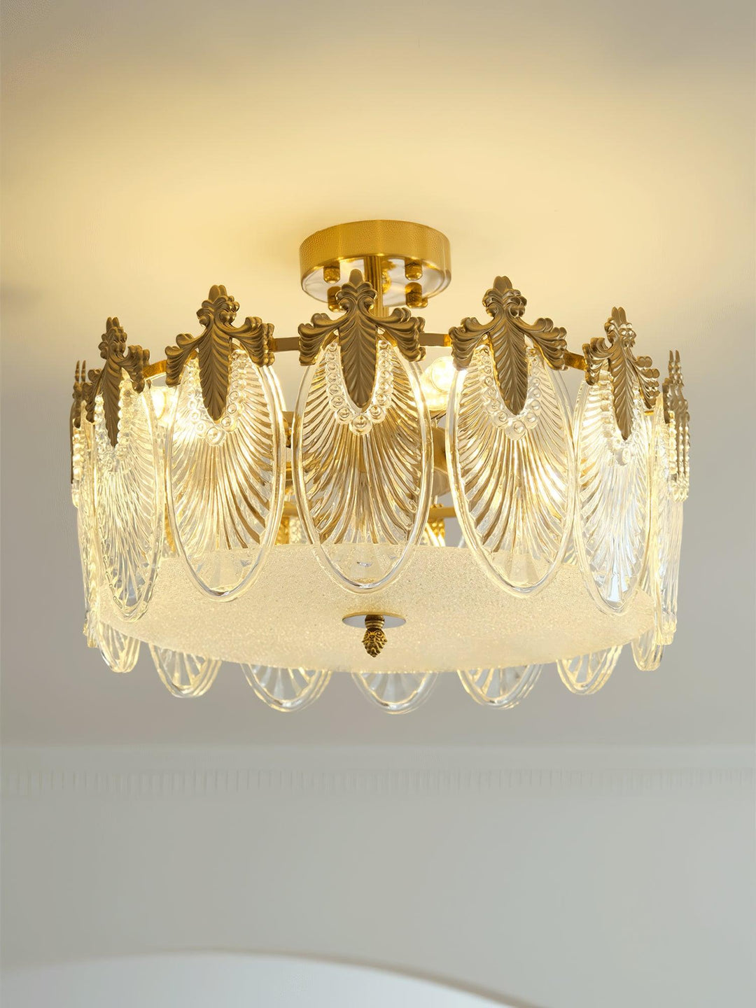 Decorative Pattern Glass Round Chandelier - Vakkerlight