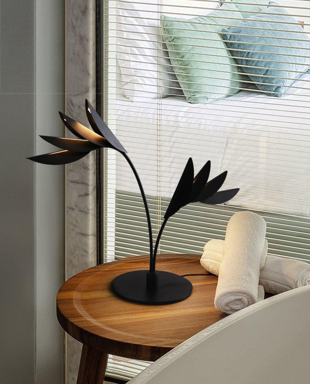 Double Leaf Table Lamp - Vakkerlight