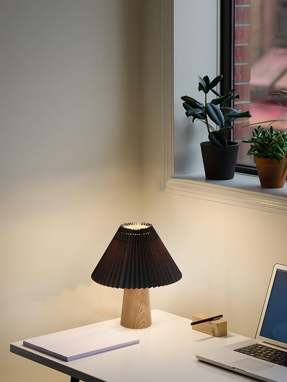 Facet Table Lamp - Vakkerlight