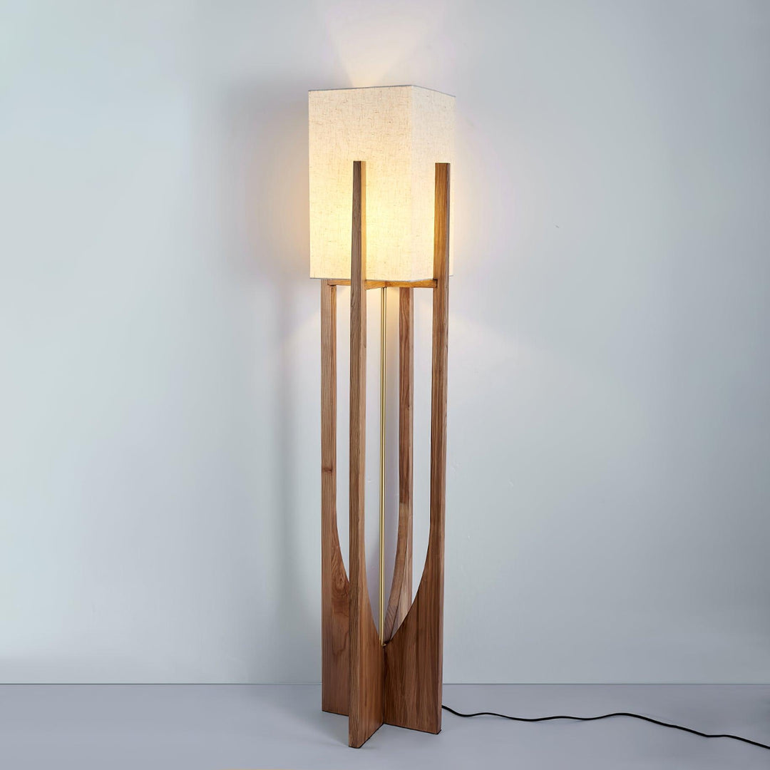 Fairbanks Floor Lamp - Vakkerlight