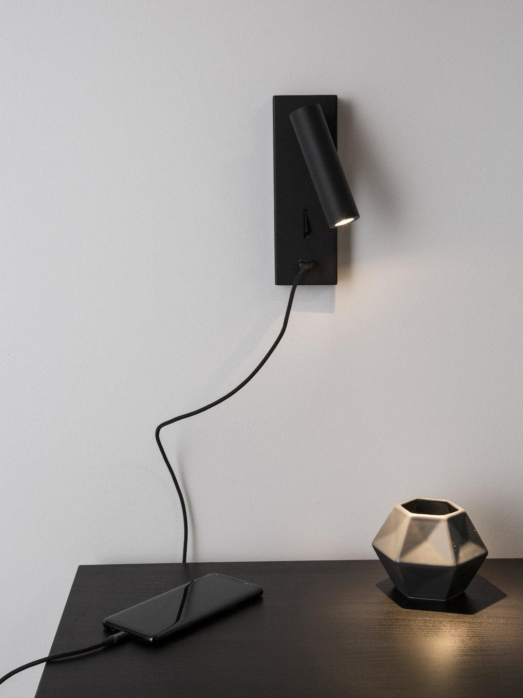 Fuse USB Sconce - Vakkerlight