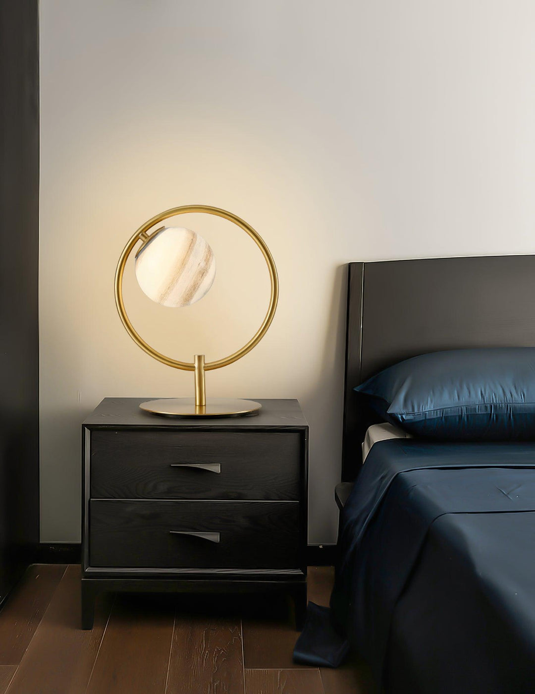 Jupiter Table Lamp - Vakkerlight