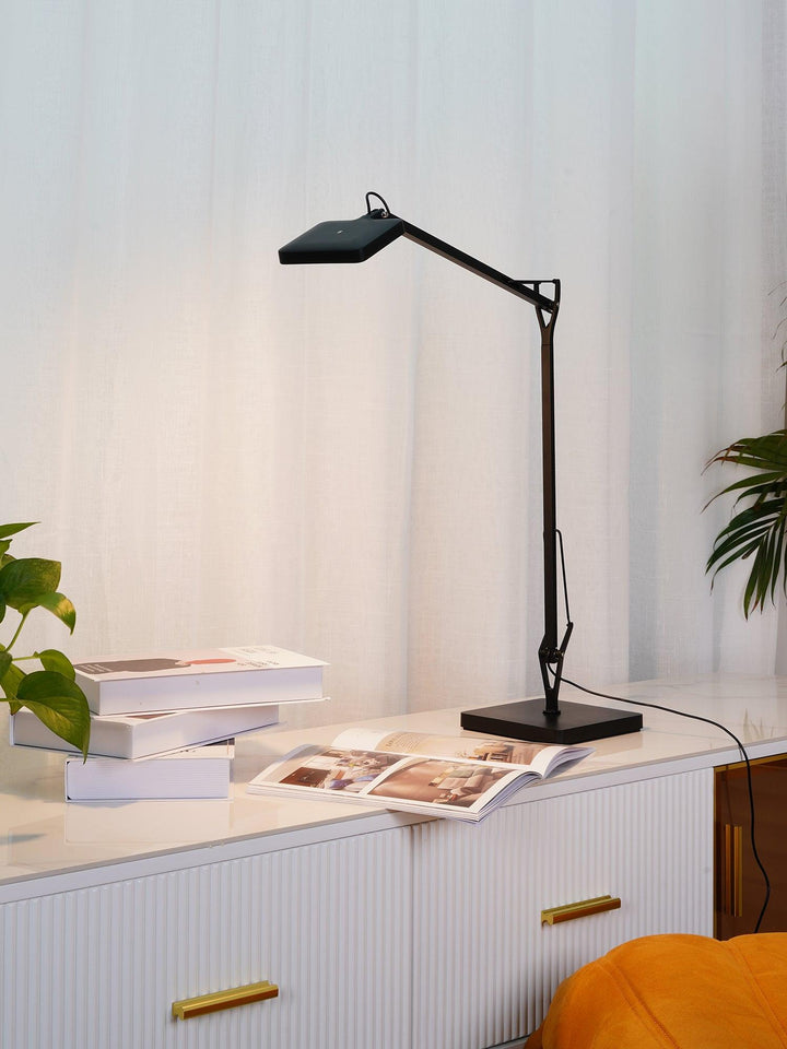 Edge Table Lamp - Vakkerlight