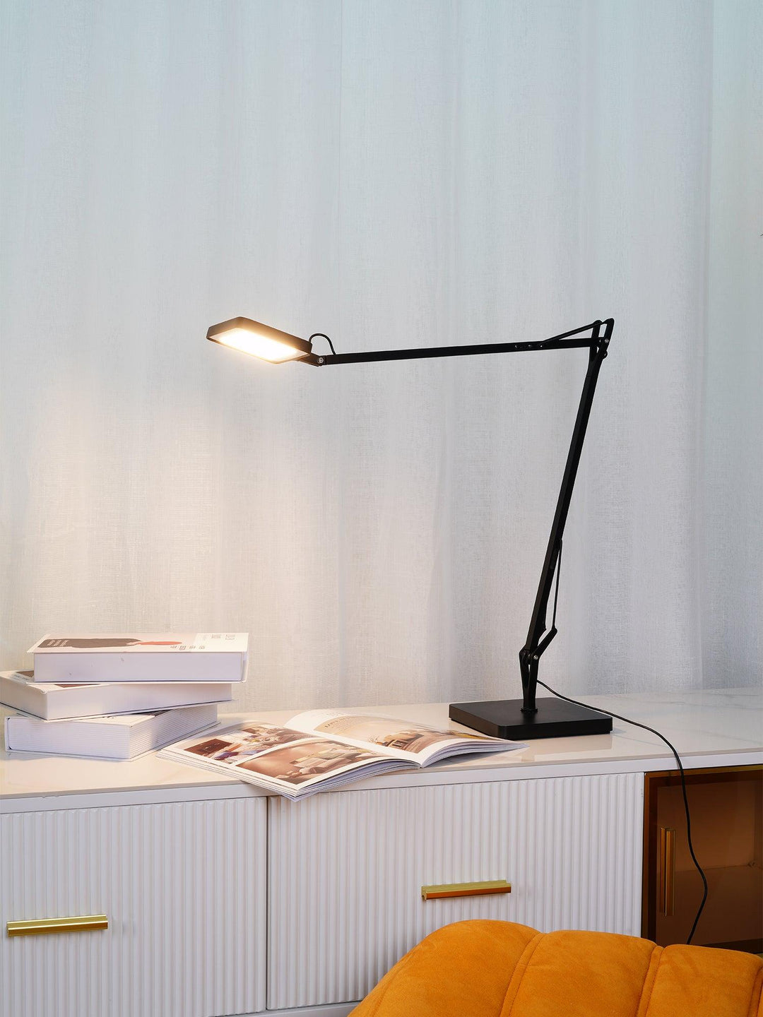 Edge Table Lamp - Vakkerlight