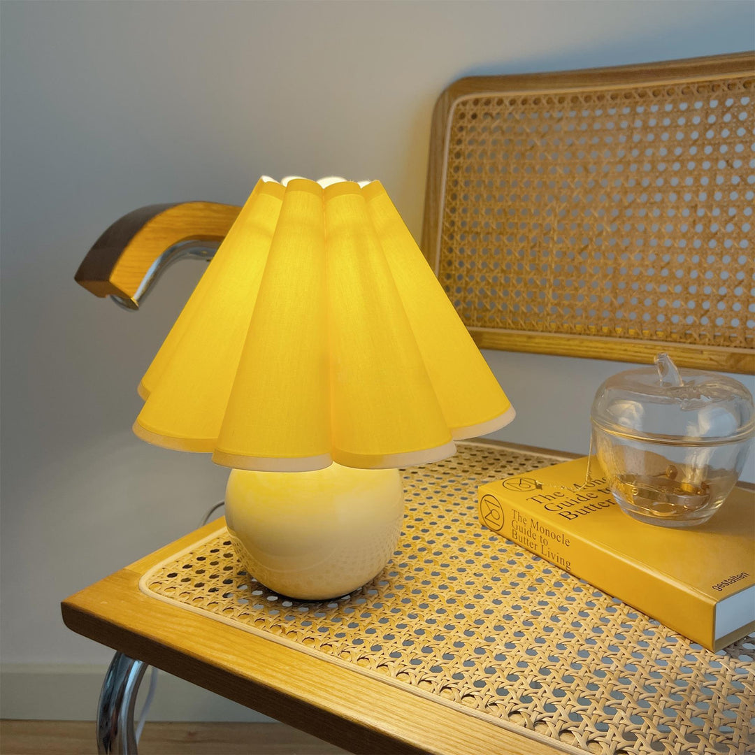 Kicsi Knife Pleat Table Lamp - Vakkerlight