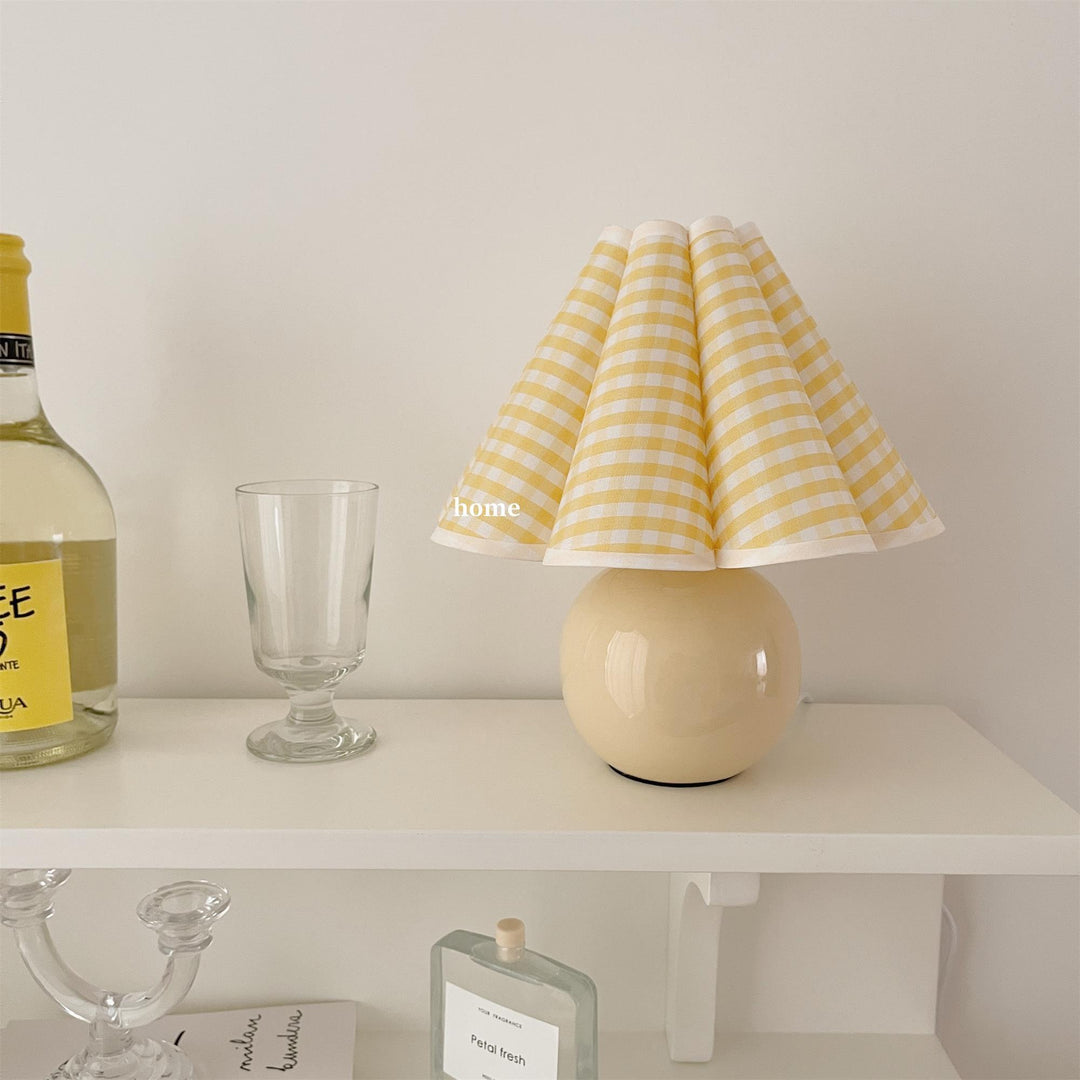 Kicsi Knife Pleat Table Lamp - Vakkerlight