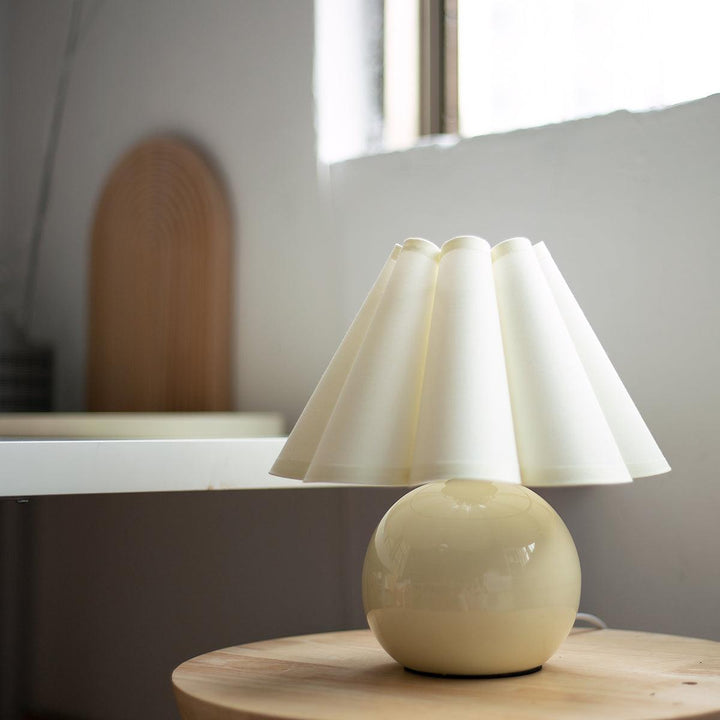 Kicsi Knife Pleat Table Lamp - Vakkerlight