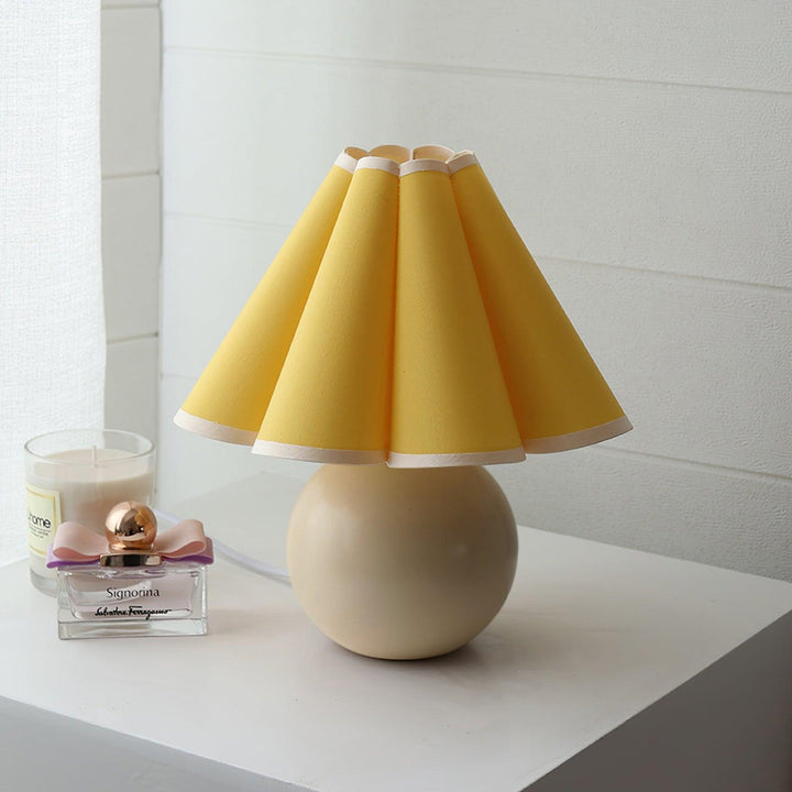 Kicsi Knife Pleat Table Lamp - Vakkerlight