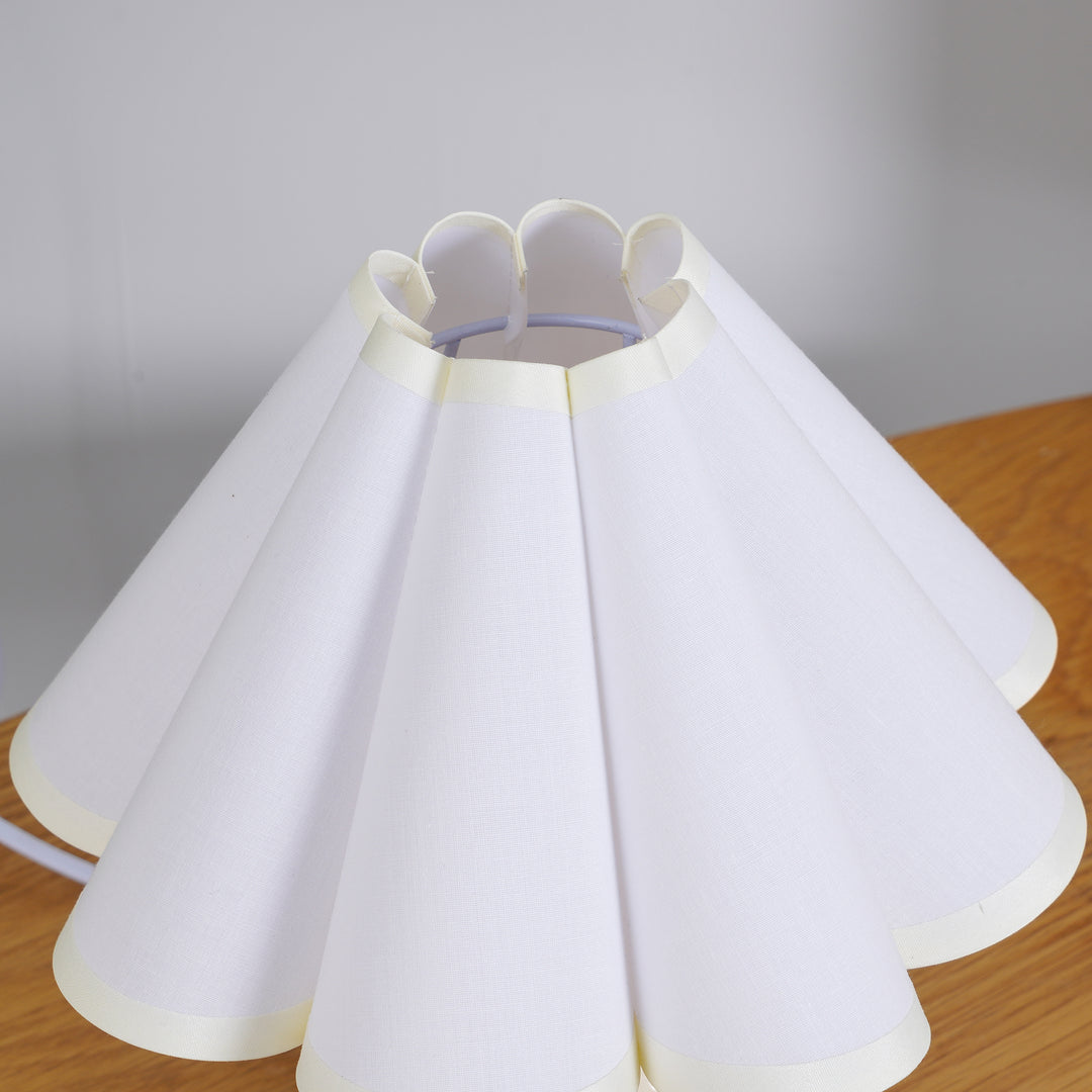 Kicsi Knife Pleat Table Lamp - Vakkerlight