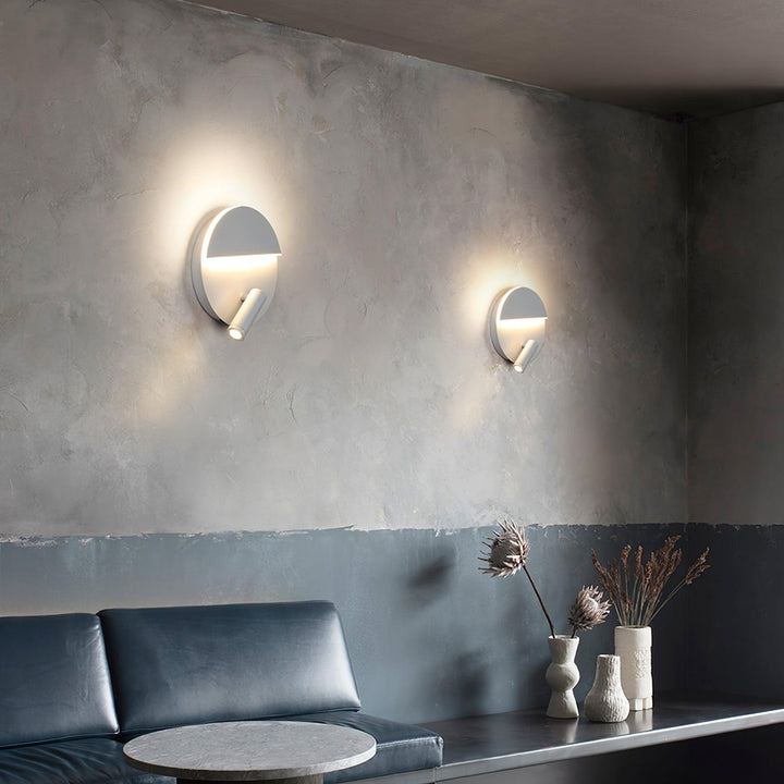 Kneeland Rotatable Wall Lamp - Vakkerlight