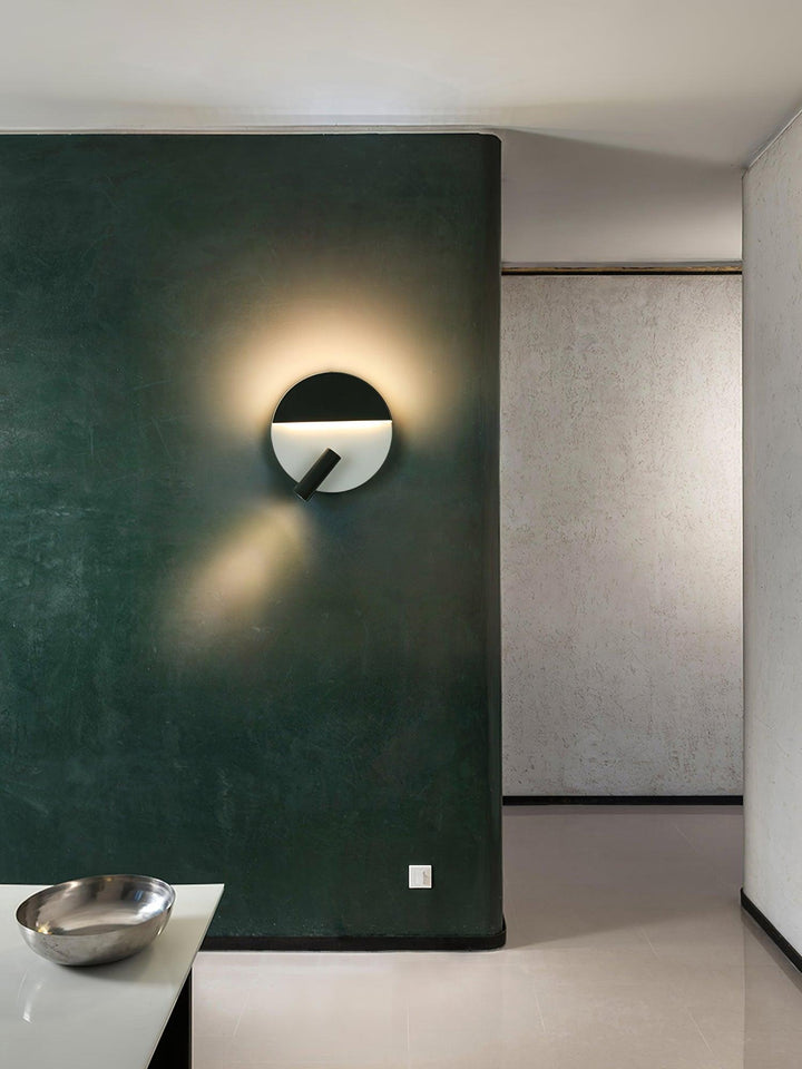 Kneeland Rotatable Wall Lamp - Vakkerlight