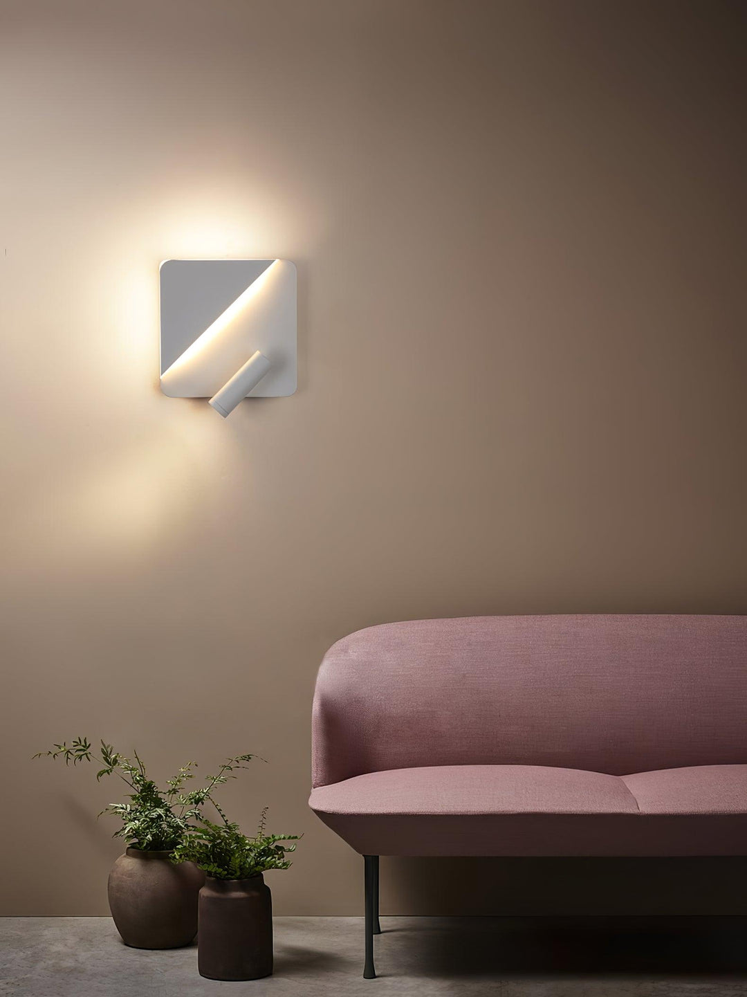 Kneeland Rotatable Wall Lamp - Vakkerlight