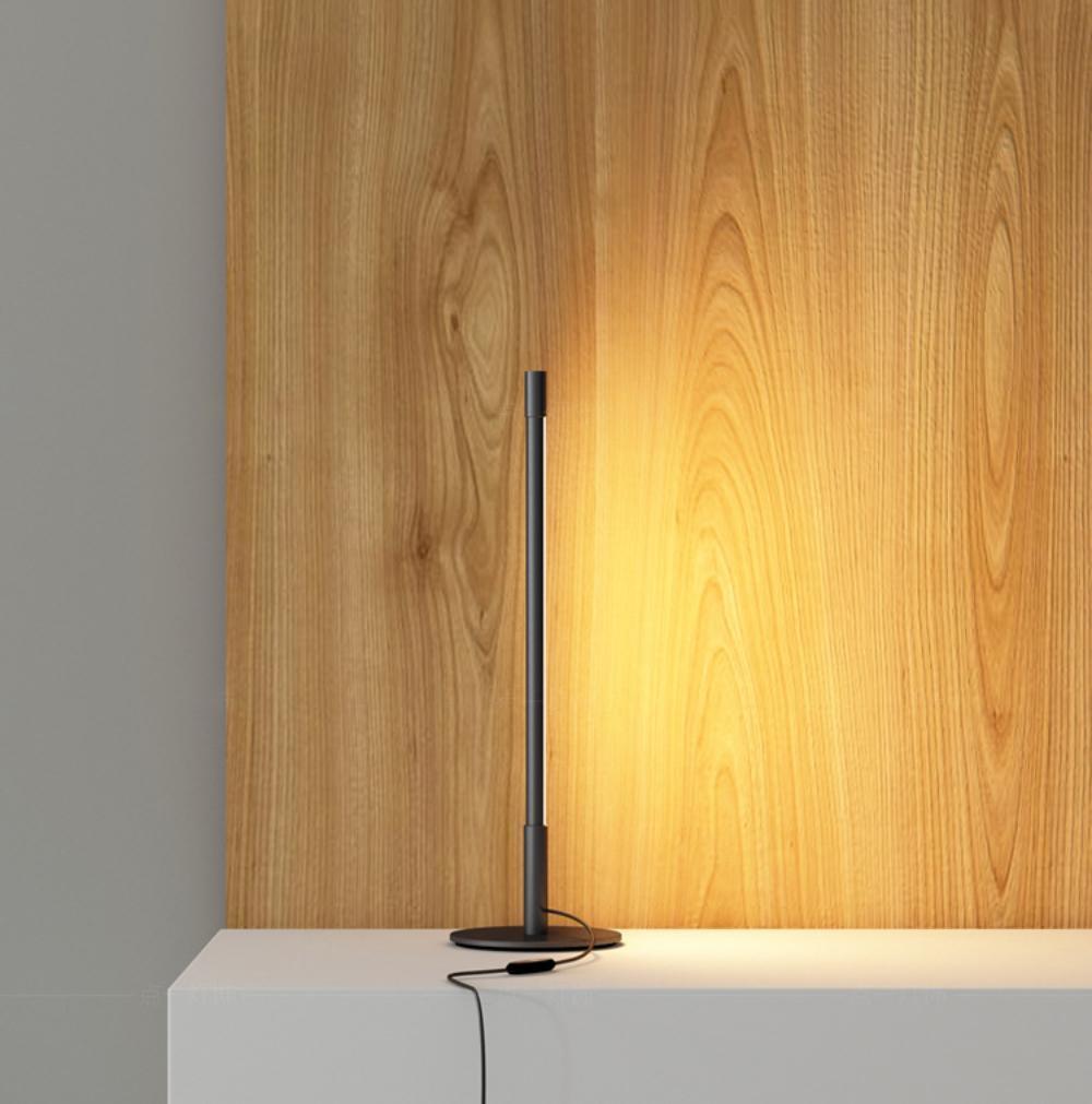 Linear LED Table Lamp - Vakkerlight