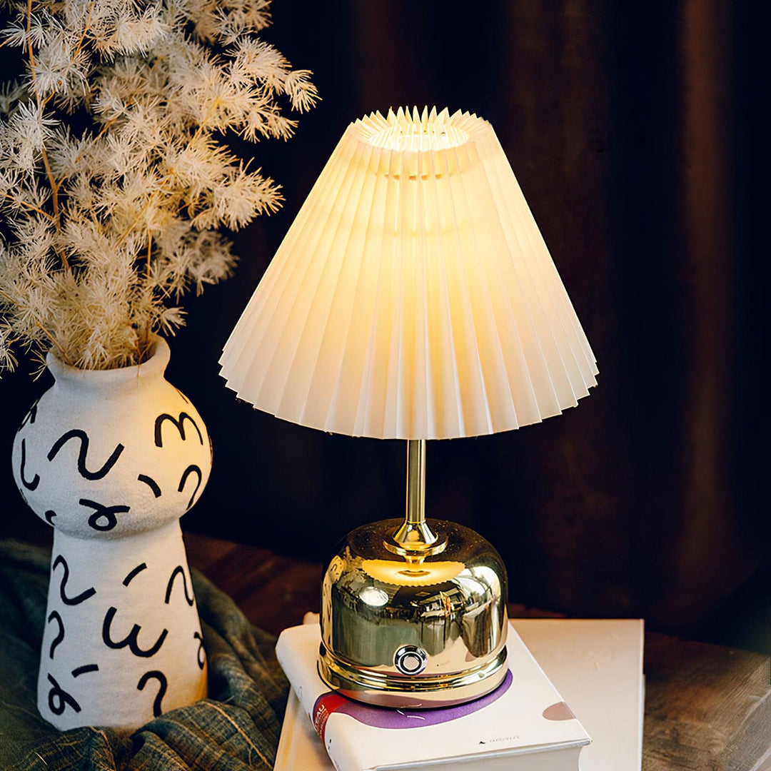 Metal Antique Table Lamp - Vakkerlight