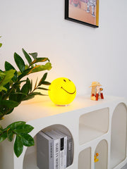 Smiling Table Lamp - Vakkerlight