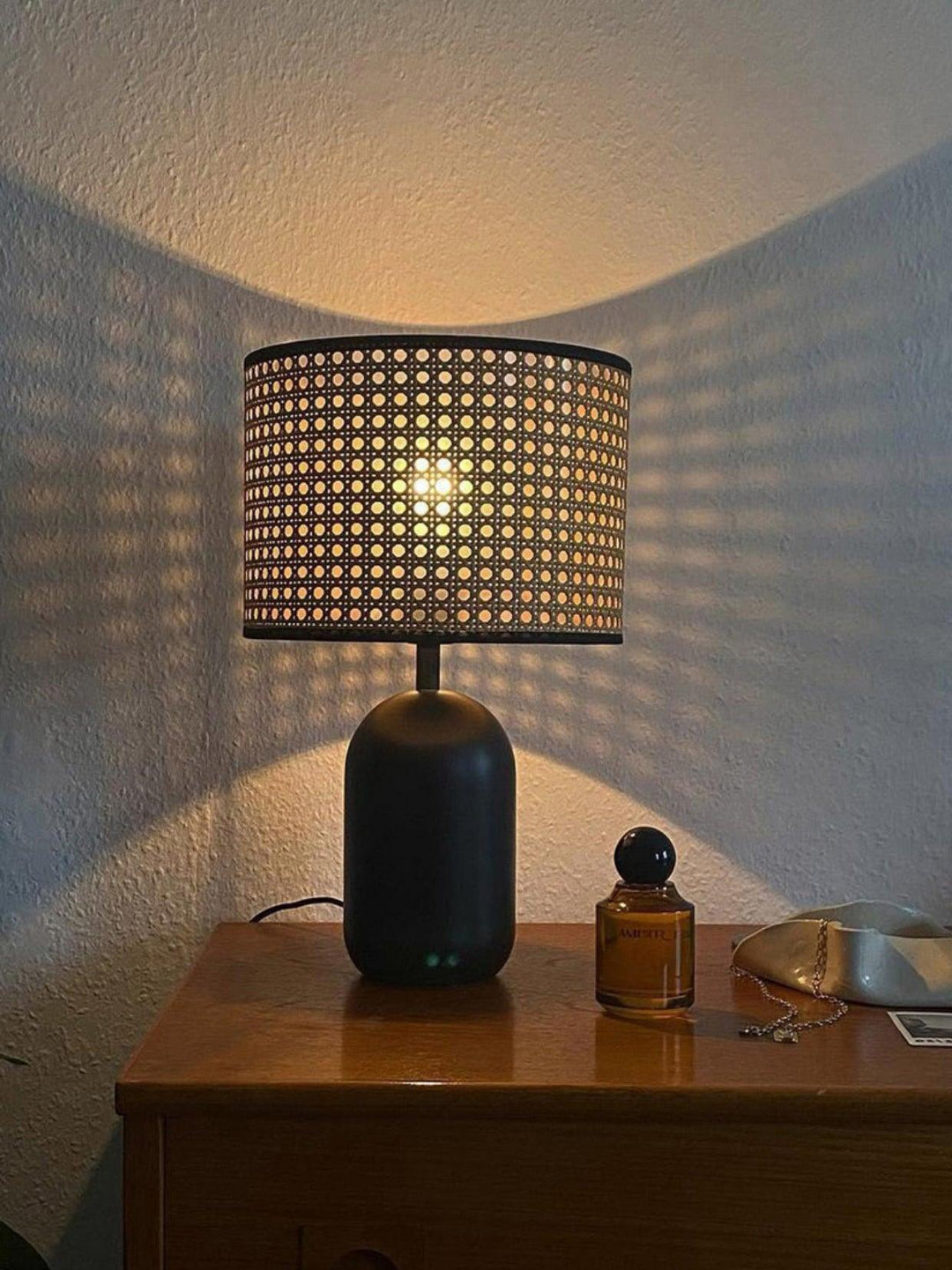 Nico Table Lamp - Vakkerlight