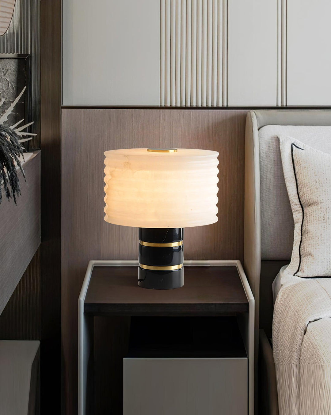 Outela Table Lamp - Vakkerlight