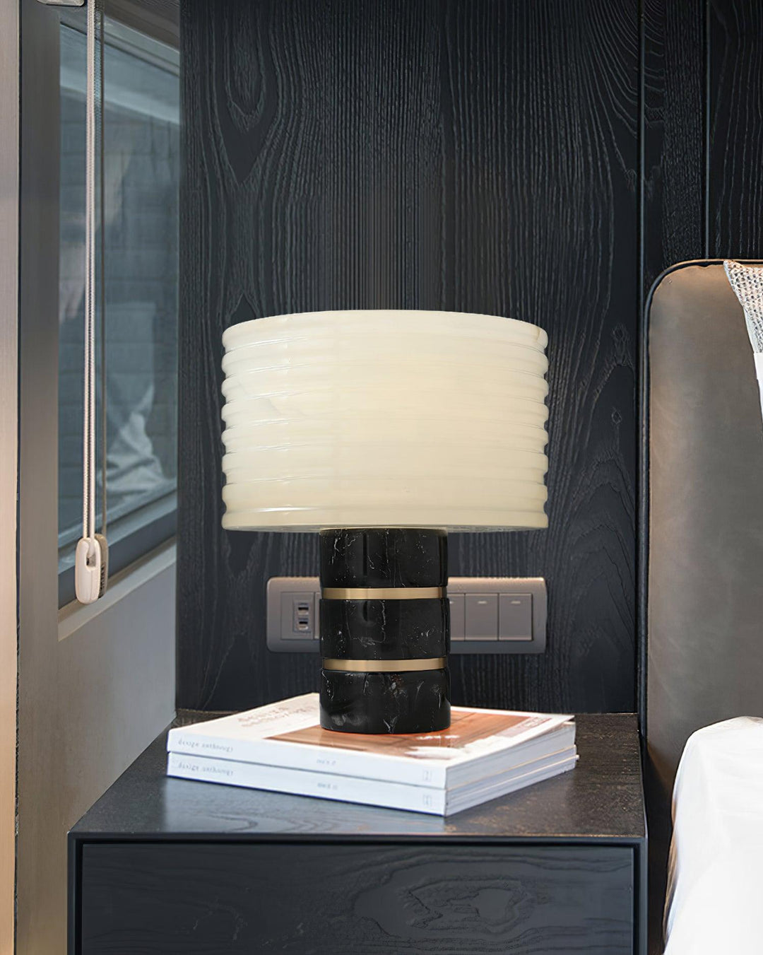 Outela Table Lamp - Vakkerlight