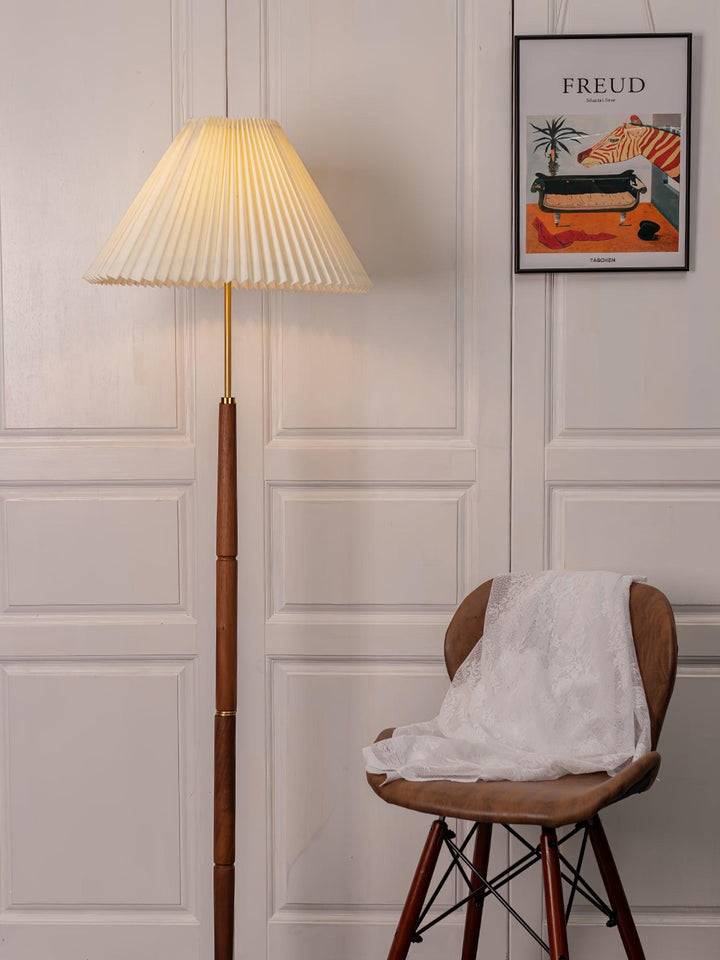 Pleated Floor Lamp - Vakkerlight